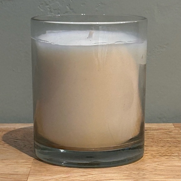 Red Current Amberwood And Oak Scented Candle Made By Terra Luna - Picture 6 of 7